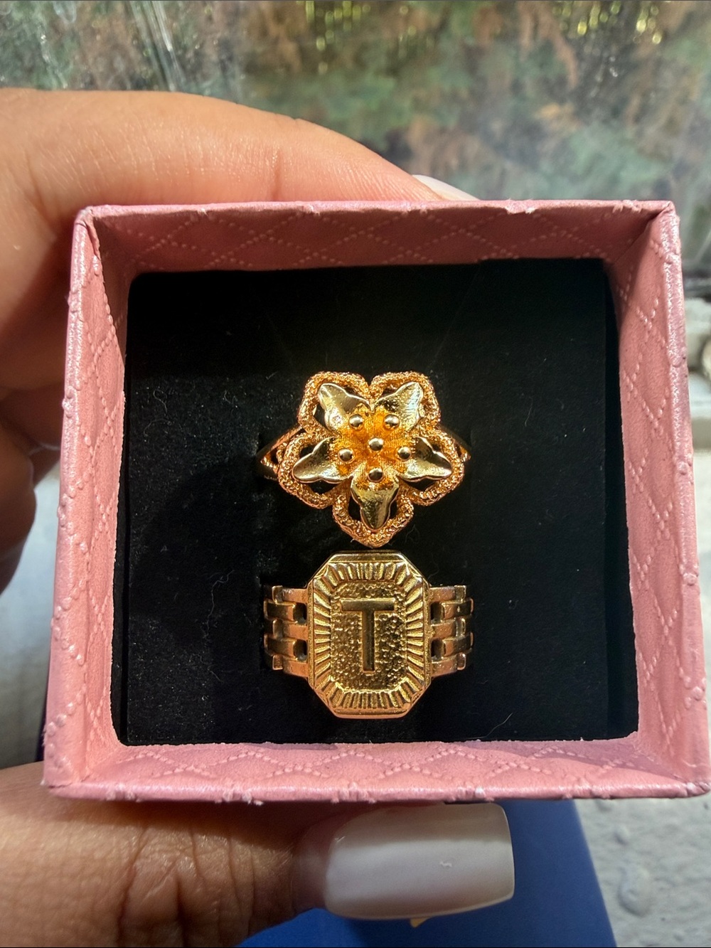 🌟 2-Piece Gold Ring Set | Floral Ring & T Signet Ring
